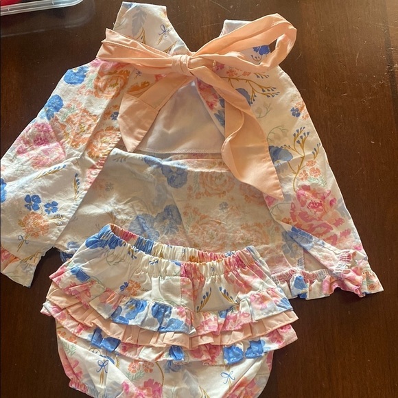 Boutique tie back outfit for baby - Picture 1 of 4